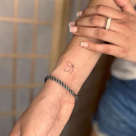 mujer mini tatuajes|️ +100 tatuajes pequeños para mujer 